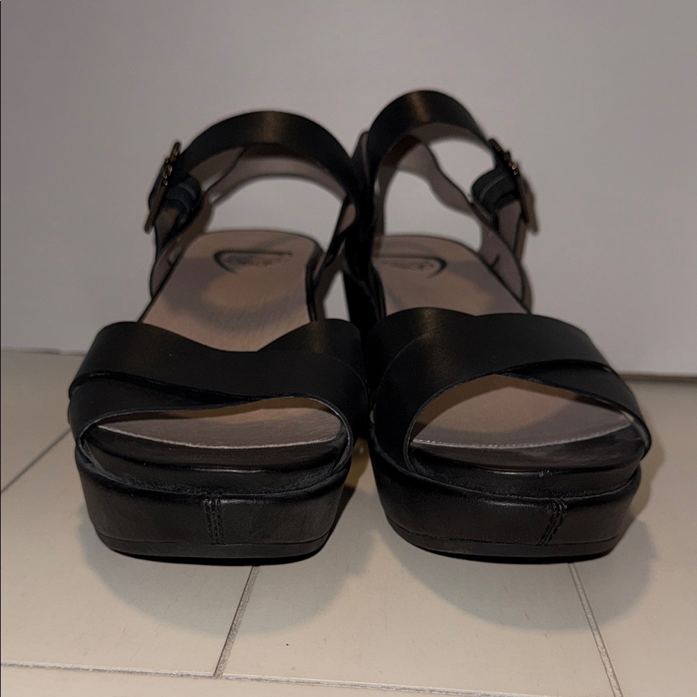Abeo Black Crisscross Leather Slingback Sandals - Picture 7 of 9